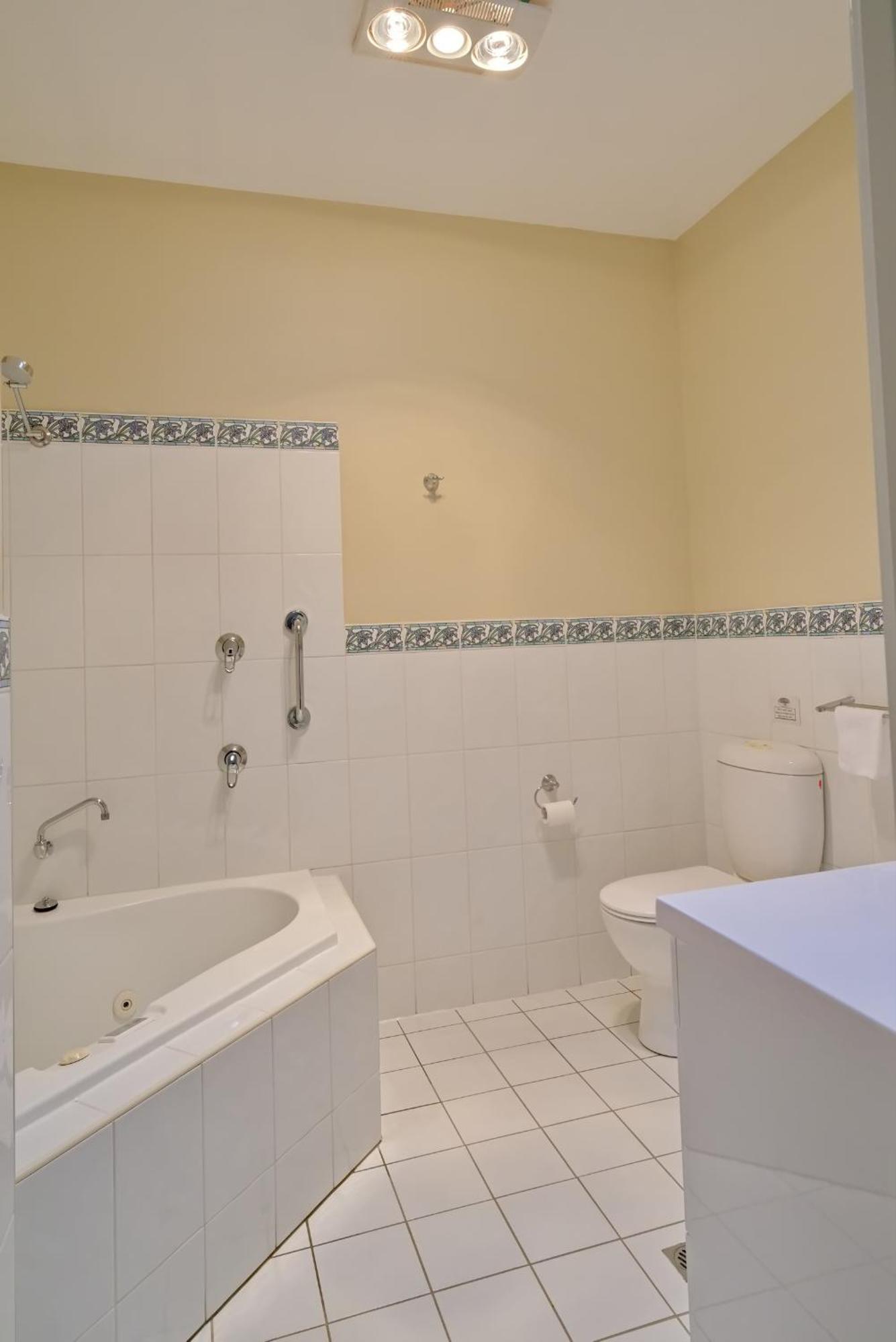 Tranquilles Bed & Breakfast 4*
